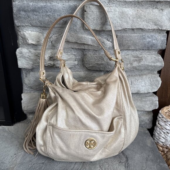 Tory Burch Gold Leather Oversized Dean Hobo Bag Purse Large Metallic Tassel Gold - Picture 2 of 9